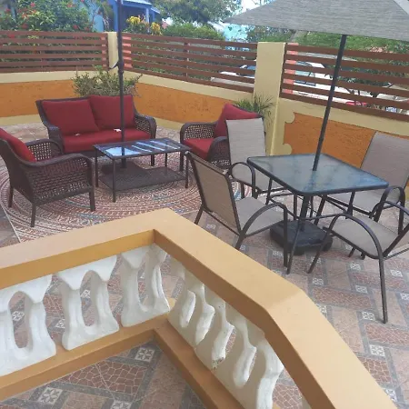 Brytan Villa Treasure Beach Exterior photo