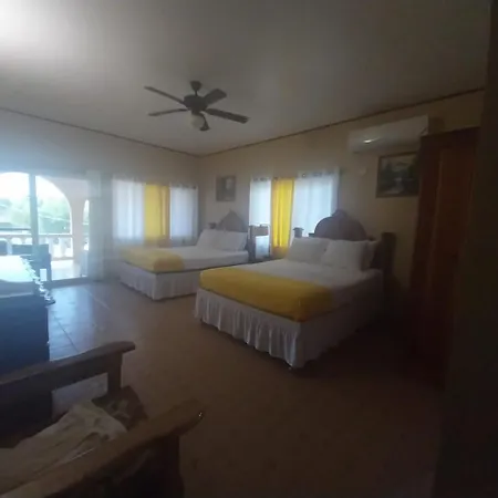 Brytan Villa Treasure Beach Exterior photo