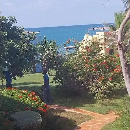 Brytan Villa Treasure Beach Exterior photo
